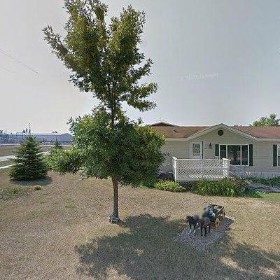 204 Maple Ave, Oakes, ND 58474