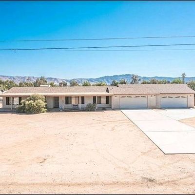 18011 Mauna Loa St, Hesperia, CA 92345