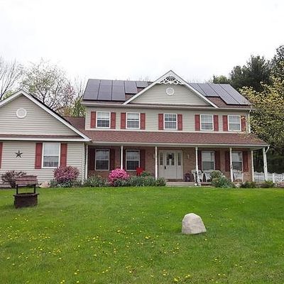 253 N Laurel Ct, Wind Gap, PA 18091