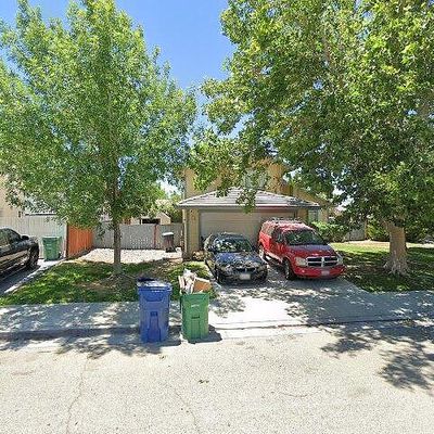 2546 W Lingard St, Lancaster, CA 93536