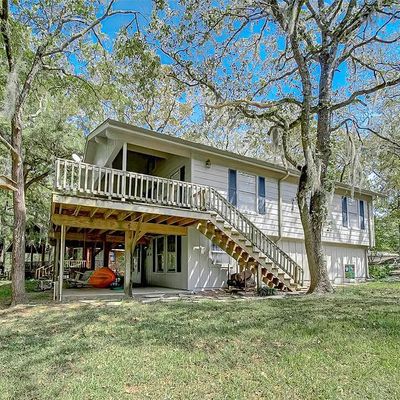 21 W Lakeside Dr, Huntsville, TX 77320