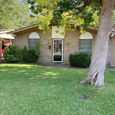 210 E Hammond St, Lancaster, TX 75146