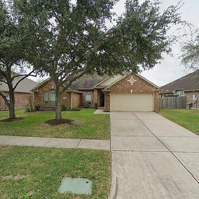 211 Cinnabar Bay Dr, League City, TX 77573