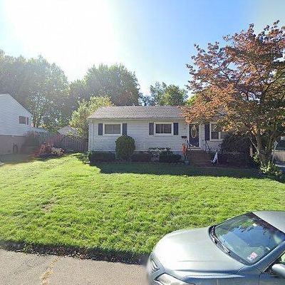 22 Flaum Dr, West Haven, CT 06516