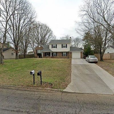 2205 Bishops Bridge Rd, Knoxville, TN 37922