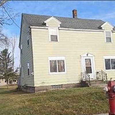 285 E John St, Markesan, WI 53946