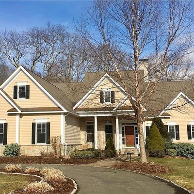 3 Village Ln, Old Lyme, CT 06371