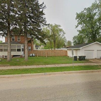 300 1 St St, Roscoe, MN 56371