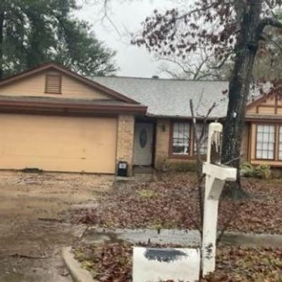 302 Bedford Ln, Conroe, TX 77303