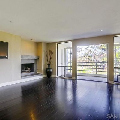 2556 Navarra Dr, Carlsbad, CA 92009