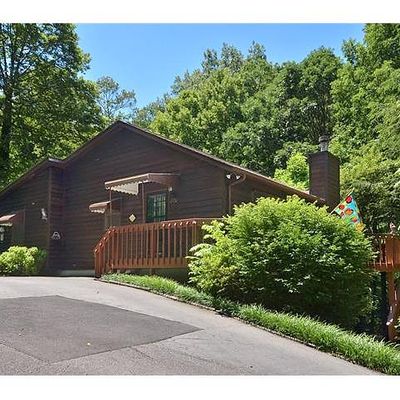 270 Junaluska Oaks Dr, Waynesville, NC 28786