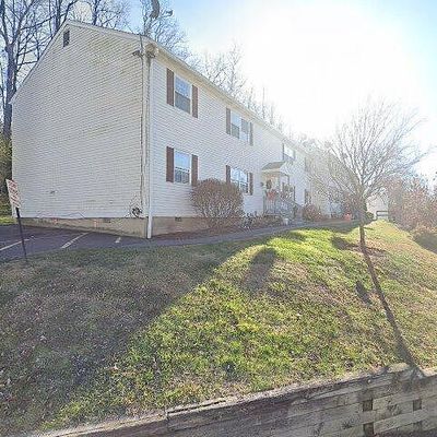 28 Canterbury Arms, New Milford, CT 06776