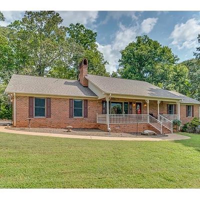 384 Martin Walker Rd, Mill Spring, NC 28756