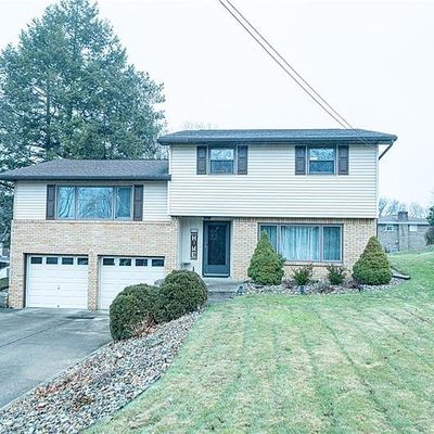 318 Smallwood Dr, Coraopolis, PA 15108