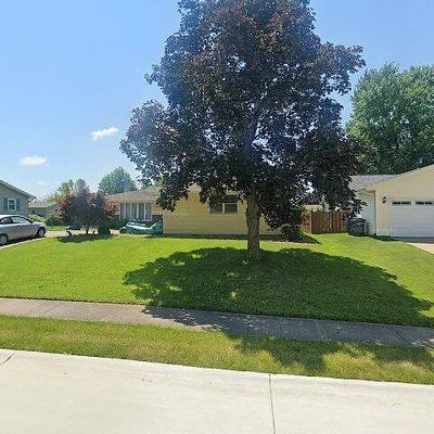 3237 Pleasant Dr, Bettendorf, IA 52722