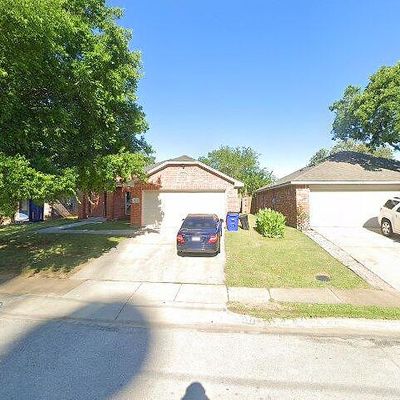 325 Himes Dr, Euless, TX 76039