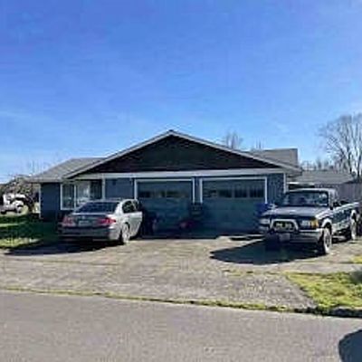 4446 Jade St Ne, Salem, OR 97305