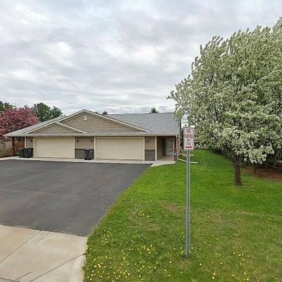 446 Williamsburg Pl, New Richmond, WI 54017