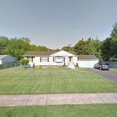 46 Manor Dr, North Haven, CT 06473