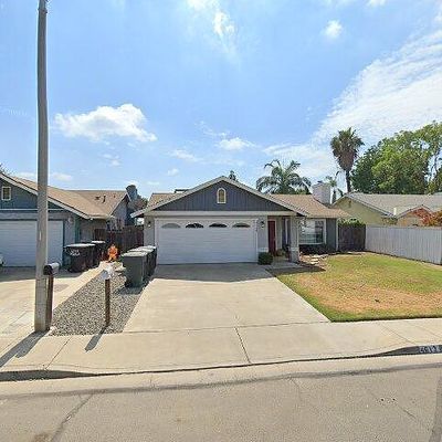 4613 W Howard Ave, Visalia, CA 93277