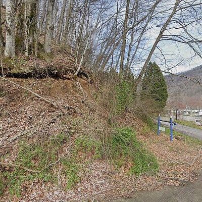 48 Holland Dr, Maggie Valley, NC 28751