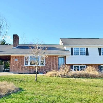 400 Henry Dr, Woodstock, VA 22664