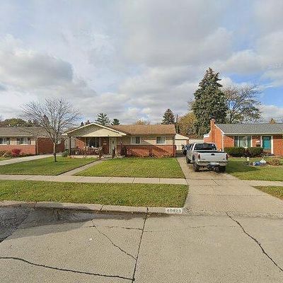 40423 Hamilton Dr, Sterling Heights, MI 48313