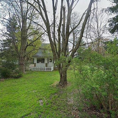 4077 Giles Rd, Chagrin Falls, OH 44022