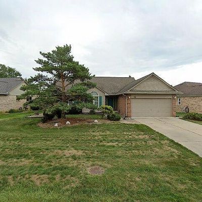 420 Buttercup Dr, Rochester Hills, MI 48307