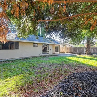 424 Dawnridge Rd, Roseville, CA 95678