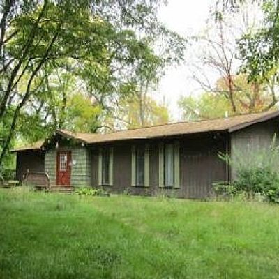 56057 Cowling Rd, Three Rivers, MI 49093