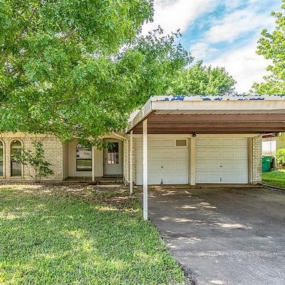 6048 Nanci Dr, Watauga, TX 76148