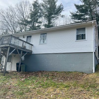 5 Field Rd, Antrim, NH 03440