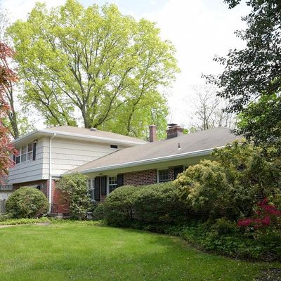 5 Greenwood Pl, Middletown, NJ 07748