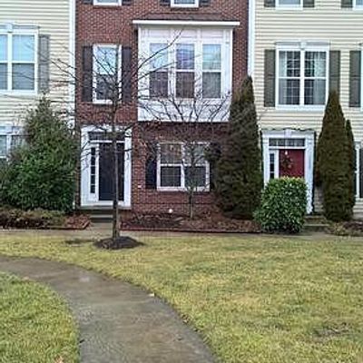 5094 Village Fountain Pl, Centreville, VA 20120