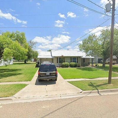 512 4 Th St, Cuero, TX 77954