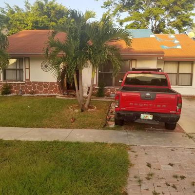 5176 Edgecliff Ave, Lake Worth, FL 33463