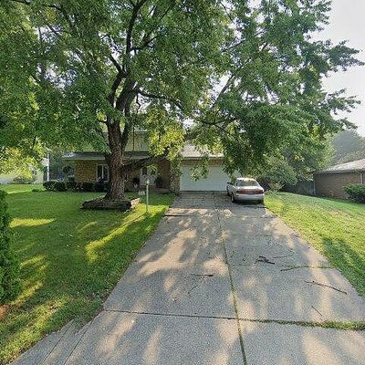 52634 Helvie Dr, South Bend, IN 46635