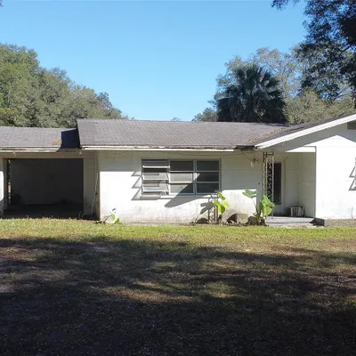 6830 Wire Rd, Zephyrhills, FL 33542