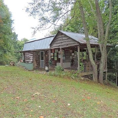 694 Whispering Winds Rd, Waynesville, NC 28785