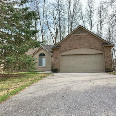 7087 Autumn Hill Dr, West Bloomfield, MI 48323