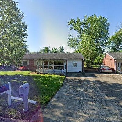 712 Sinclair St, Fairdale, KY 40118