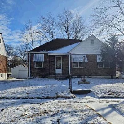 8636 Charlton Ln, Saint Louis, MO 63123