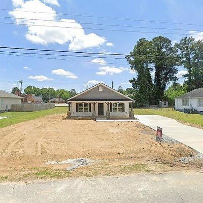 904 E Cutchin St, Clinton, NC 28328