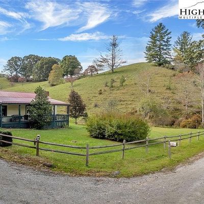 904 Round House Rd, Mouth Of Wilson, VA 24363