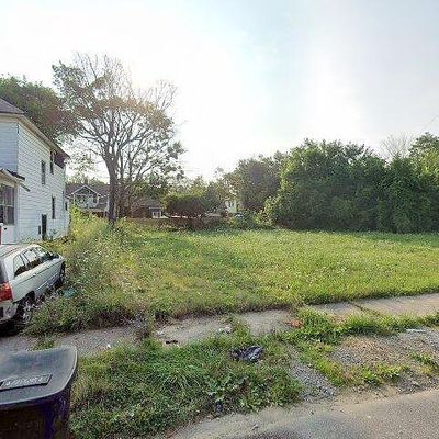 7806 Helen St, Detroit, MI 48211