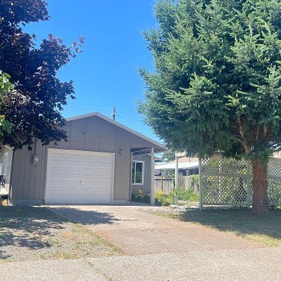 805 Deal St, Junction City, OR 97448