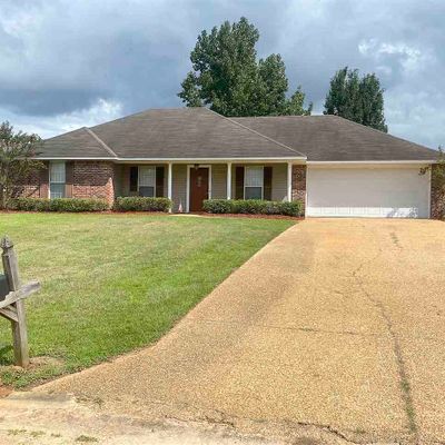 806 Austin Ct, Florence, MS 39073