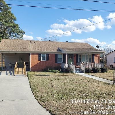 1010 Jasper St, Clinton, NC 28328