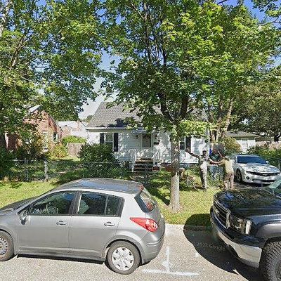 95 Leavitt St, Springfield, MA 01109